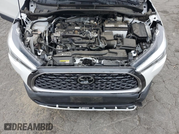 2022 Toyota Corolla Cross XLE with VIN 7MUDAAAG6NV014706, listed as a Copart auction lot 52456065 with 31,041 mi miles and Salvage title. Bid and sale history available at DreamBid. Image 13.