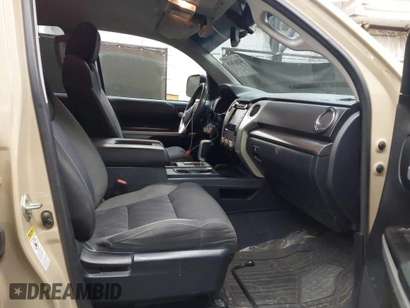 2017 Toyota Tundra SR5 z VIN 5TFRY5F18HX222592, wystawiony jako IAAI lot #42213820 z przebiegiem 204 876 mil mil oraz . Historia ofert i sprzedaży dostępna na DreamBid. Obrazek 5.
