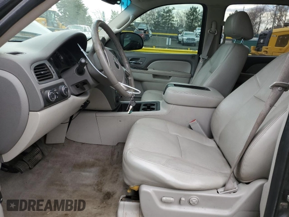 2010 GMC Yukon XL z VIN 1GKUKKE39AR114462, wystawiony jako Copart lot #50172975 z przebiegiem 267 783 mil mil oraz Szkoda całkowita • Salvage title. Historia ofert i sprzedaży dostępna na DreamBid. Obrazek 7.