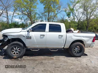 2016 Ram 1500 Express z VIN 3C6RR7KT2GG296147, wystawiony jako IAAI lot #42018683 z przebiegiem 175 105 mil mil oraz . Historia ofert i sprzedaży dostępna na DreamBid. Obrazek 14.