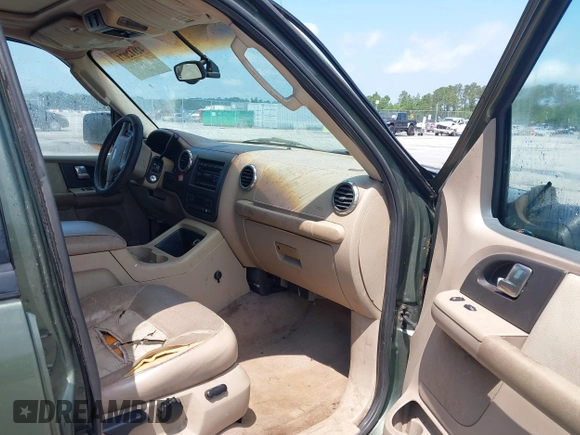 2004 Ford Expedition Eddie Bauer z VIN 1FMFU17L44LB14619, wystawiony jako IAAI lot #42112071 z przebiegiem 263 040 mil mil oraz . Historia ofert i sprzedaży dostępna na DreamBid. Obrazek 5.
