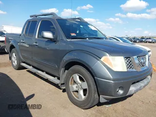 2006 Nissan Frontier SE z VIN 1N6AD07U46C417708, wystawiony jako IAAI lot #42419826 z przebiegiem 157 204 mil mil oraz . Historia ofert i sprzedaży dostępna na DreamBid. Obrazek 1.