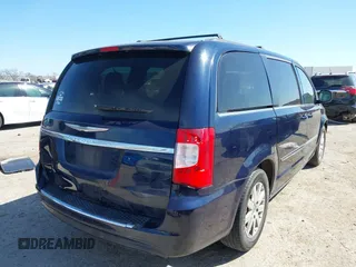 2014 Chrysler Town & Country Touring z VIN 2C4RC1BG0ER444524, wystawiony jako IAAI lot #41861302 z przebiegiem 138 764 mil mil oraz . Historia ofert i sprzedaży dostępna na DreamBid. Obrazek 4.