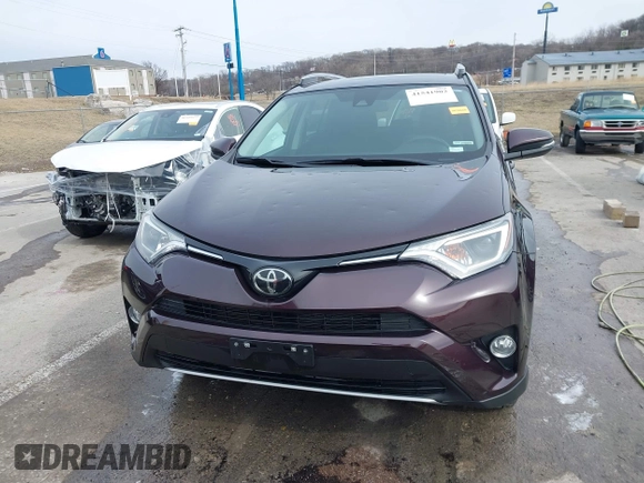 2018 Toyota RAV4 XLE with VIN 2T3RFREV6JW857693, listed as a IAAI auction lot 41541902 with 62,415 mi miles. Bid and sale history available at carsss.com. Image 12.