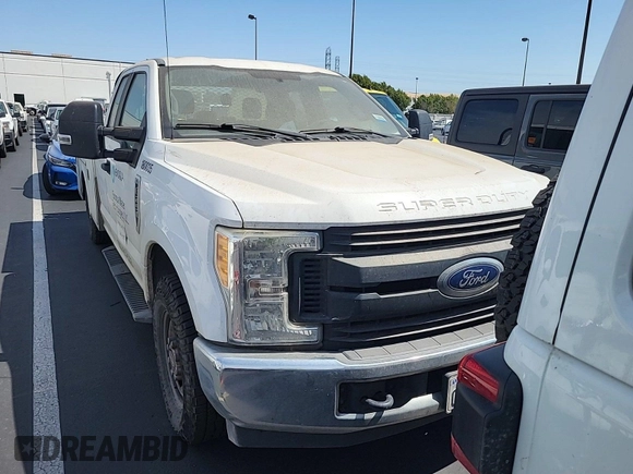 2017 Ford F-250 XL z VIN 1FD7X2A63HEF23418, wystawiony jako IAAI lot #42610484 z przebiegiem 271 149 mil mil oraz . Historia ofert i sprzedaży dostępna na DreamBid. Obrazek 54.