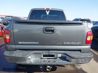 2001 Chevrolet Silverado 1500 LS with VIN 2GCEC19V411309090, listed as a IAAI auction lot 41693056 with 174,262 mi miles. Bid and sale history available at carsss.com. Image 16.