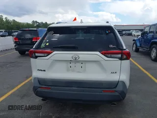2019 Toyota RAV4 XLE with VIN 2T3W1RFV5KC028164, listed as a IAAI auction lot 42002503 with 79,346 mi miles. Bid and sale history available at carsss.com. Image 16.