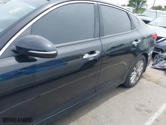 2016 Kia Optima EX with VIN 5XXGU4L38GG075652, listed as a IAAI auction lot 39544592 with 151,960 mi miles. Bid and sale history available at carsss.com. Image 15.