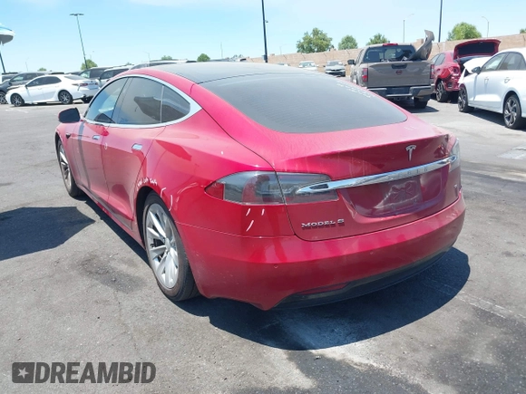 2017 Tesla Model S 60 z VIN 5YJSA1E18HF178698, wystawiony jako IAAI lot #42627397 z przebiegiem 87 301 mil mil oraz . Historia ofert i sprzedaży dostępna na DreamBid. Obrazek 3.