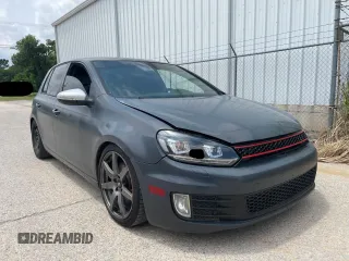 2010 Volkswagen GTI z VIN WVWHV7AJ9AW071636, wystawiony jako Copart lot #59004995 z przebiegiem 102 911 mil mil oraz Czysty tytuł • Clean title. Historia ofert i sprzedaży dostępna na DreamBid. Obrazek 1.