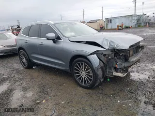 2018 Volvo XC60 Momentum with VIN YV4A22RK3J1093832, listed as a IAAI auction lot 40917553 with 115,056 mi miles. Bid and sale history available at carsss.com. Image 1.
