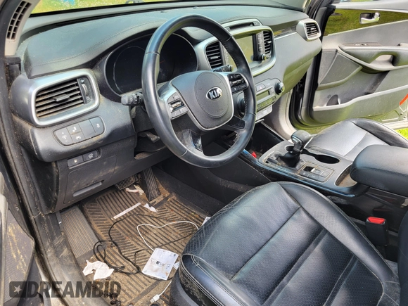 2019 Kia Sorento EX with VIN 5XYPHDA53KG604681, listed as a IAAI auction lot 42208681 with 81,110 mi miles and . Bid and sale history available at carsss.com. Image 6.
