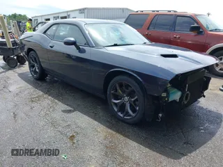 2018 Dodge Challenger SXT z VIN 2C3CDZAG1JH143140, wystawiony jako IAAI lot #42289674 z przebiegiem 79 764 mil mil oraz . Historia ofert i sprzedaży dostępna na DreamBid. Obrazek 18.