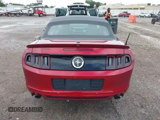 2014 Ford Mustang V6 z VIN 1ZVBP8EM6E5277323, wystawiony jako IAAI lot #42601652 z przebiegiem 64 616 mil mil oraz . Historia ofert i sprzedaży dostępna na DreamBid. Obrazek 16.