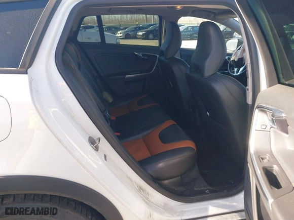 2016 Volvo V60 Cross Country T5 with VIN YV4612HK7G1008879, listed as a IAAI auction lot 41827758 with 144,925 mi miles. Bid and sale history available at carsss.com. Image 8.