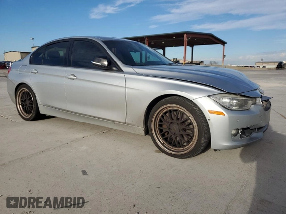2013 BMW 3 Series 335i z VIN WBA3A9G58DNP35704, wystawiony jako Copart lot #88901535 z przebiegiem 126 492 mil mil oraz Szkoda całkowita • Salvage title. Historia ofert i sprzedaży dostępna na DreamBid. Obrazek 4.