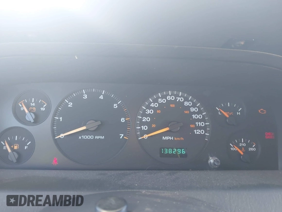 2004 Jeep Grand Cherokee Laredo z VIN 1J4GW48S24C159370, wystawiony jako IAAI lot #41296094 z przebiegiem 138 296 mil mil oraz . Historia ofert i sprzedaży dostępna na DreamBid. Obrazek 7.