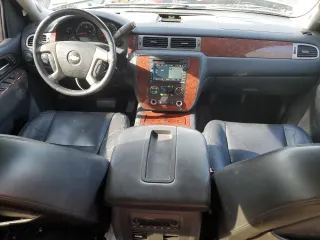 2010 Chevrolet Avalanche LTZ with VIN 3GNVKGE02AG277934, listed as a Copart auction lot 72011254 with 169,623 mi miles and Salvage Title. Bid and sale history available at carsss.com. Image 8.