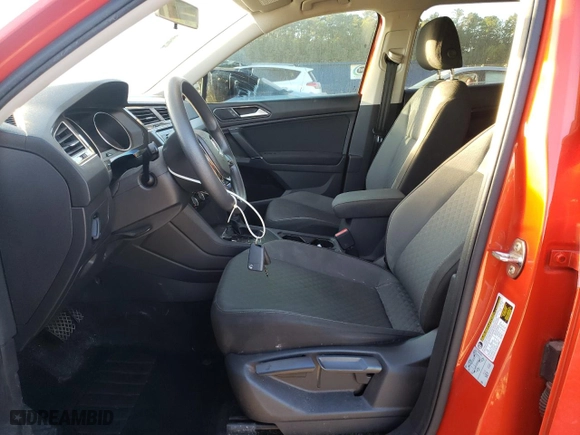 2018 Volkswagen Tiguan S with VIN 3VV1B7AX7JM029207, listed as a Copart auction lot 77978224 with 103,900 mi miles and Salvage Title. Bid and sale history available at carsss.com. Image 7.
