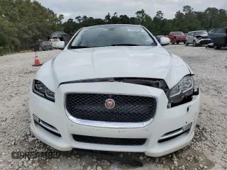 2016 Jaguar XJ R-Sport z VIN SAJWA1C71G8V92642, wystawiony jako Copart lot #53094125 z przebiegiem 98 548 mil mil oraz Szkoda całkowita • Salvage title. Historia ofert i sprzedaży dostępna na DreamBid. Obrazek 5.