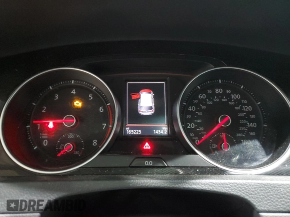 2017 Volkswagen GTI S z VIN 3VW447AU5HM026972, wystawiony jako Copart lot #48298255 z przebiegiem 165 223 mil mil oraz Szkoda całkowita • Salvage title. Historia ofert i sprzedaży dostępna na DreamBid. Obrazek 9.