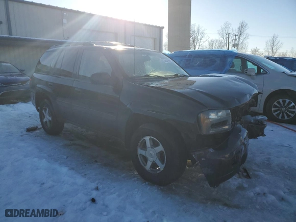 2005 Chevrolet TrailBlazer LS with VIN 1GNDT13S252236728, listed as a Copart auction lot 42570455 with NaN miles and Clean Title. Bid and sale history available at carsss.com. Image 4.