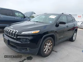 2018 Jeep Cherokee Latitude Plus z VIN 1C4PJLLB8JD537848, wystawiony jako IAAI lot #42105562 z przebiegiem 158 602 mil mil oraz . Historia ofert i sprzedaży dostępna na DreamBid. Obrazek 17.