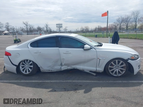 2012 Jaguar XF z VIN SAJWA0FB5CLS44974, wystawiony jako IAAI lot #41968948 z przebiegiem 105 361 mil mil oraz . Historia ofert i sprzedaży dostępna na DreamBid. Obrazek 13.