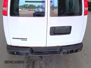 2014 Chevrolet Express Cargo z VIN 1GCSGAFX7E1163258, wystawiony jako IAAI lot #42501106 z przebiegiem 214 104 mil mil oraz . Historia ofert i sprzedaży dostępna na DreamBid. Obrazek 18.