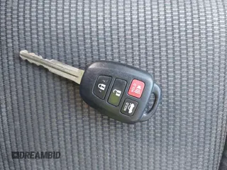 2017 Toyota Corolla L z VIN 5YFBURHE7HP656280, wystawiony jako IAAI lot #41988214 z przebiegiem 222 910 mil mil oraz . Historia ofert i sprzedaży dostępna na DreamBid. Obrazek 11.
