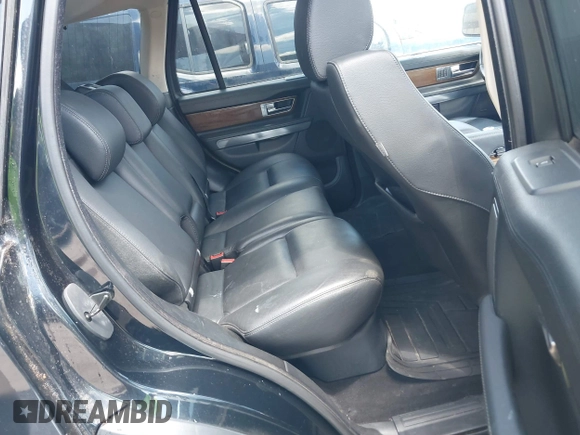 2011 Land Rover Range Rover Sport HSE z VIN SALSF2D40BA710389, wystawiony jako IAAI lot #42250699 z przebiegiem 122 413 mil mil oraz . Historia ofert i sprzedaży dostępna na DreamBid. Obrazek 8.