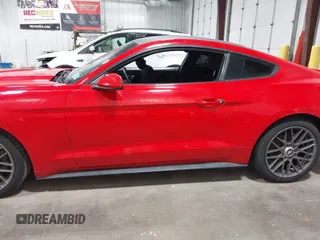 2016 Ford Mustang V6 z VIN 1FA6P8AM8G5293266, wystawiony jako IAAI lot #42467791 z przebiegiem 140 174 mil mil oraz . Historia ofert i sprzedaży dostępna na DreamBid. Obrazek 14.