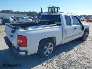2007 Chevrolet Silverado 1500 LT w/1LT with VIN 1GCEC19J57Z502572, listed as a IAAI auction lot 36419017 with 408,345 mi miles. Bid and sale history available at carsss.com. Image 4.