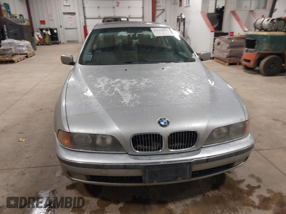 1998 BMW 5 Series 540i z VIN WBADE6320WBW62822, wystawiony jako IAAI lot #41534351 z przebiegiem 228 570 mil mil oraz . Historia ofert i sprzedaży dostępna na DreamBid. Obrazek 6.