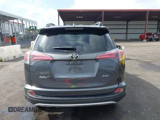 2018 Toyota RAV4 XLE z VIN JTMWFREV9JD132847, wystawiony jako IAAI lot #42108442 z przebiegiem 59 763 mil mil oraz . Historia ofert i sprzedaży dostępna na DreamBid. Obrazek 16.
