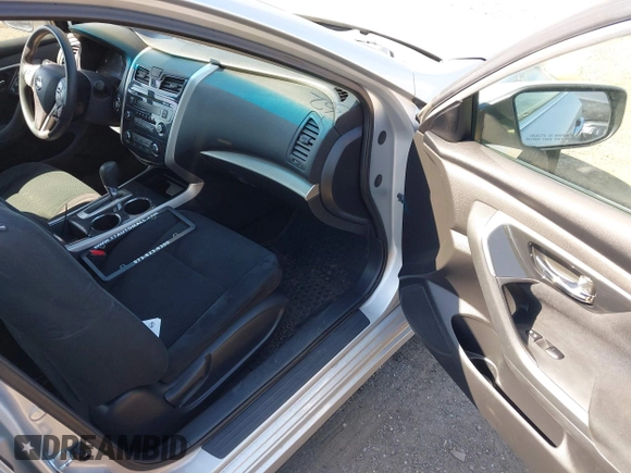 2014 Nissan Altima 2.5 S with VIN 1N4AL3AP0EC281303, listed as a IAAI auction lot 41995362 with 92,473 mi miles. Bid and sale history available at carsss.com. Image 5.