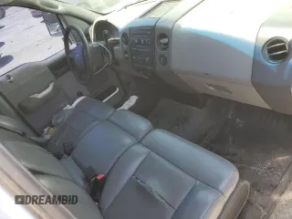 2006 Ford F-150 XL z VIN 1FTRF12226NA29215, wystawiony jako Copart lot #52952695 z przebiegiem 2 939 859 mil mil oraz Szkoda całkowita • Salvage title. Historia ofert i sprzedaży dostępna na DreamBid. Obrazek 8.