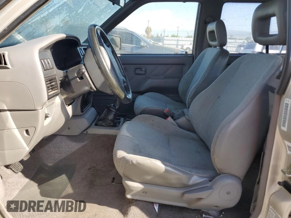 1997 Isuzu Rodeo z VIN 4S2CK58EXV4301951, wystawiony jako Copart lot #67468714 z przebiegiem 234 738 mil mil oraz Czysty tytuł • Clean title. Historia ofert i sprzedaży dostępna na DreamBid. Obrazek 7.