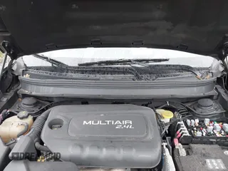 2017 Jeep Cherokee Limited with VIN 1C4PJMDB9HW519538, listed as a IAAI auction lot 40453846 with 113,785 mi miles. Bid and sale history available at carsss.com. Image 10.
