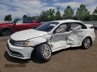 2015 Volkswagen Jetta SE with VIN 3VWD17AJ0FM326205, listed as a Copart auction lot 61358115 with Not provided miles and Salvage title. Bid and sale history available at DreamBid. Image 1.