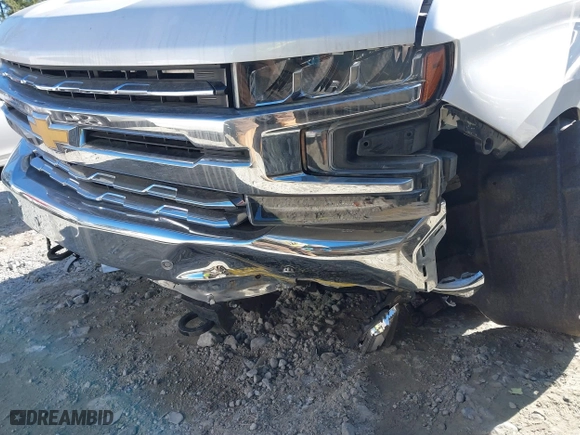 2019 Chevrolet Silverado 1500 LTZ with VIN 1GCUYGEL3KZ123666, listed as a IAAI auction lot 41145149 with 70,043 mi miles. Bid and sale history available at carsss.com. Image 6.