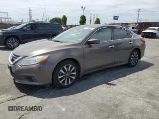 2017 Nissan Altima SV z VIN 1N4AL3AP5HC122605, wystawiony jako Copart lot #55948535 z przebiegiem 101 575 mil mil oraz Szkoda całkowita • Salvage title. Historia ofert i sprzedaży dostępna na DreamBid. Obrazek 1.