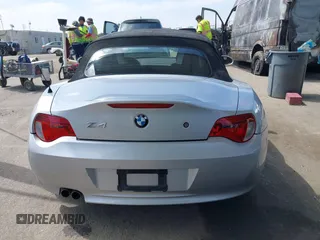 2007 BMW Z4 3.0i z VIN 4USBU33527LW70285, wystawiony jako IAAI lot #42201075 z przebiegiem 116 829 mil mil oraz . Historia ofert i sprzedaży dostępna na DreamBid. Obrazek 16.