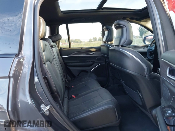 2023 Jeep Grand Cherokee Overland with VIN 1C4RJHDGXP8864365, listed as a IAAI auction lot 40502141 with 3,911 mi miles and . Bid and sale history available at DreamBid. Image 8.