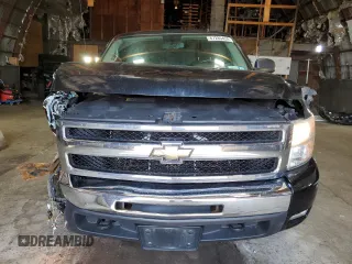 2011 Chevrolet Silverado 1500 LT with VIN 1GCNKSE0XBZ191140, listed as a Copart auction lot 67280434 with 105,235 mi miles and Salvage Title. Bid and sale history available at DreamBid. Image 5.