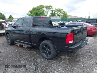 2015 Ram 1500 Express z VIN 1C6RR7FT4FS781293, wystawiony jako IAAI lot #42364921 z przebiegiem 101 451 mil mil oraz . Historia ofert i sprzedaży dostępna na DreamBid. Obrazek 3.