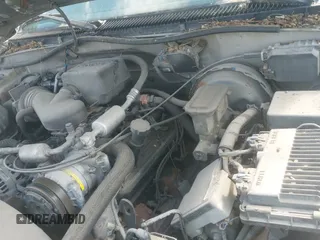 1999 Chevrolet Suburban z VIN 1GNFK16R6XJ458721, wystawiony jako IAAI lot #42620362 z przebiegiem 219 035 mil mil oraz . Historia ofert i sprzedaży dostępna na DreamBid. Obrazek 12.