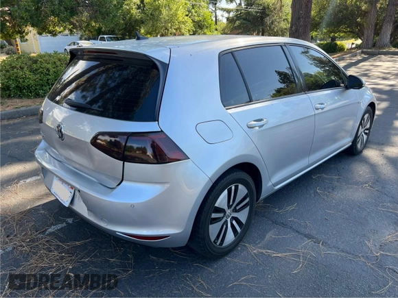2015 Volkswagen Golf SEL Premium z VIN WVWPP7AUXFW911575, wystawiony jako Copart lot #61272935 z przebiegiem 121 919 mil mil oraz Czysty tytuł • Clean title. Historia ofert i sprzedaży dostępna na DreamBid. Obrazek 4.