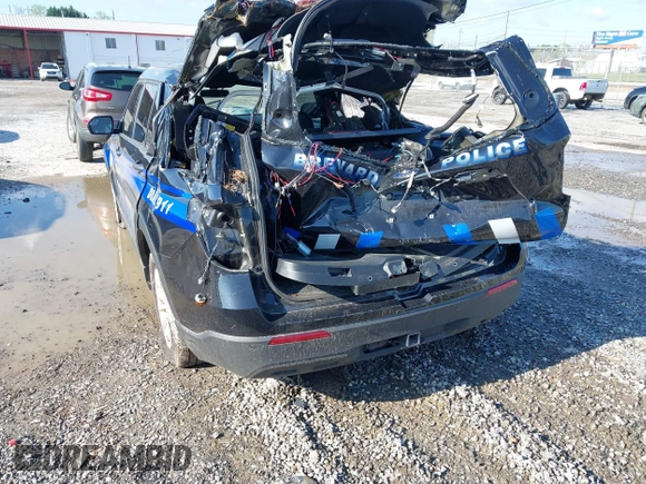 2022 Ford Police Interceptor z VIN 1FM5K8AC6NGC52692, wystawiony jako IAAI lot #41957993 z przebiegiem 7 834 mil mil oraz . Historia ofert i sprzedaży dostępna na DreamBid. Obrazek 3.