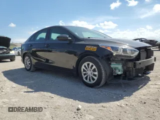 2021 Kia Forte LXS with VIN 3KPF24AD4ME409208, listed as a Copart auction lot 61753175 with 42,131 mi miles and Salvage title. Bid and sale history available at DreamBid. Image 4.